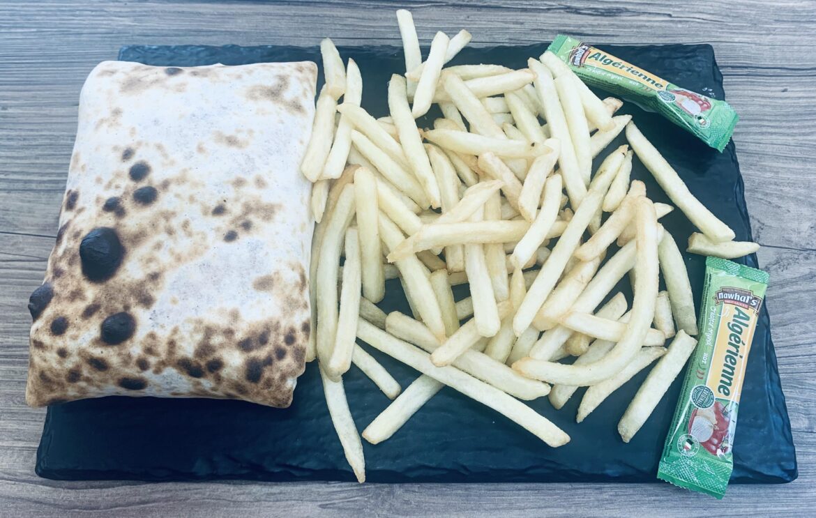 I’m back in France after almost a year abroad. While visiting my sister in Lyon, I couldn’t resist the call of French tacos.