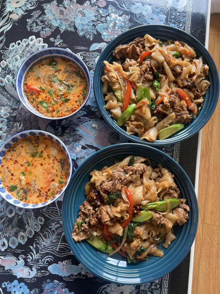 Pad kee mao (drunken noodles) + tom kha gai 😋