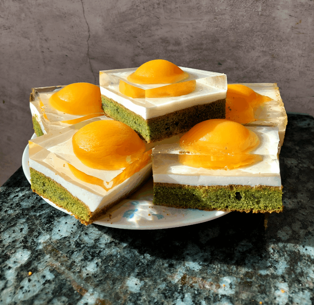 [Homemade] Cake "Fried egg on green moss"