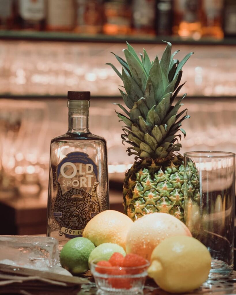 Old Sport Gin / Callicounis Craft Distillery