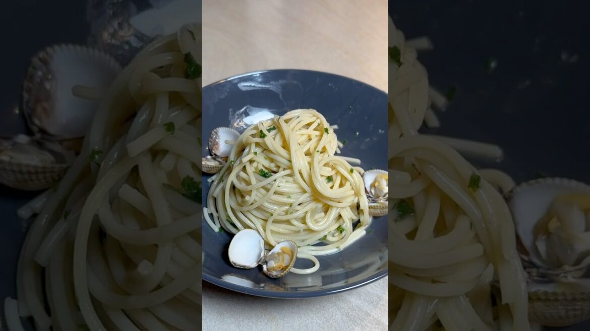 Spaghetti alle Vongole  / Authentique Spaghetti alle Vongole Recipe