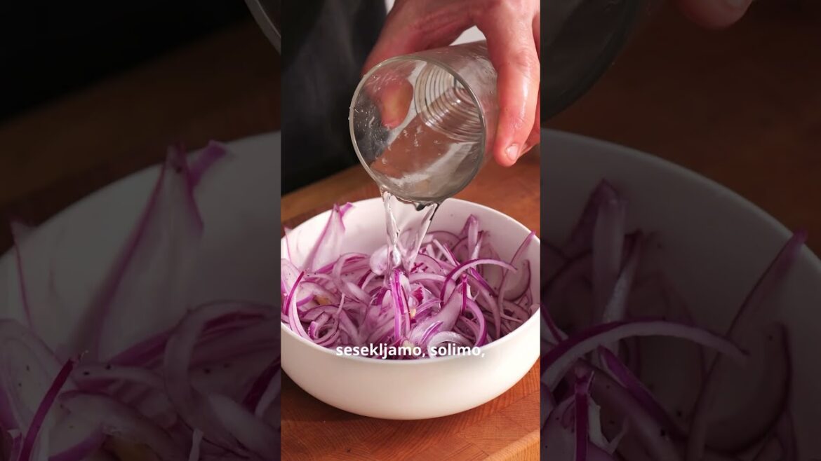 Panzanella Salad (Tuscan Bread Salad)