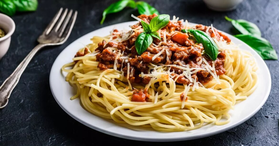 Italian chef shares ‘insane’ correct way to cook spaghetti bolognese – and we’ve been doing it wrong Ipso logo