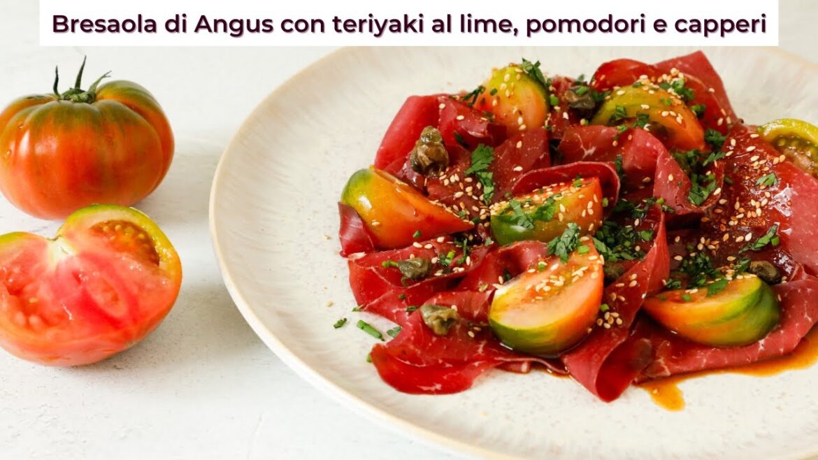 Bresaola di Angus con teriyaki al lime, pomodori costoluti e capperi fritti – ricetta facile Bresaola di Angus con teriyaki al lime, pomodori costoluti e capperi fritti - ricetta facile
