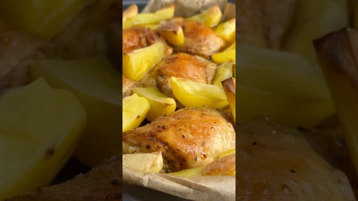 Deliciously Baked Chicken With Potatoes Is A MUST TRY Deliciously Baked Chicken With Potatoes Is A MUST TRY