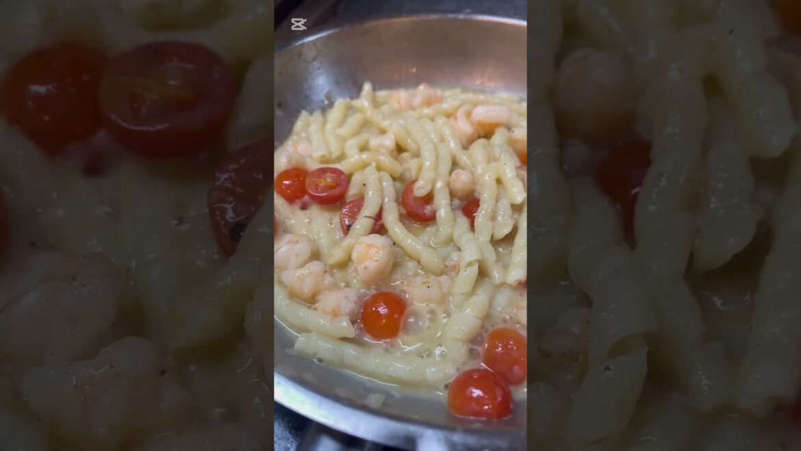 Busiate with pistachio pesto e gamberi #highlights #italianfood #food #risottonero #seafood #foodie