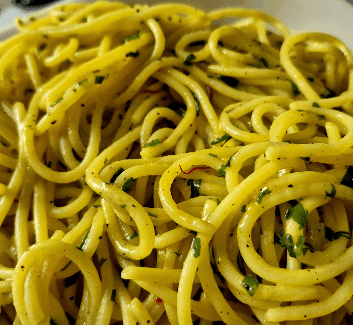 Buttered Spaghetti with saffron, parsley and chives