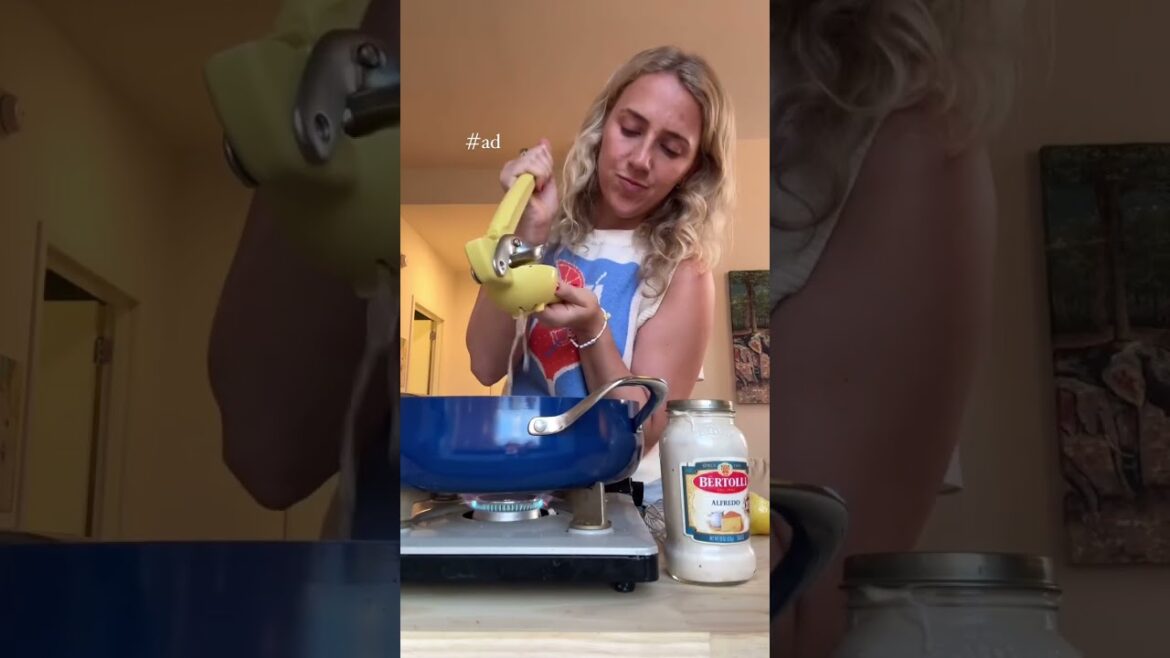 #AD creamy lemony shrimp pasta using Alfredo! We love using Bertolli’s Alfredo Sauce made with