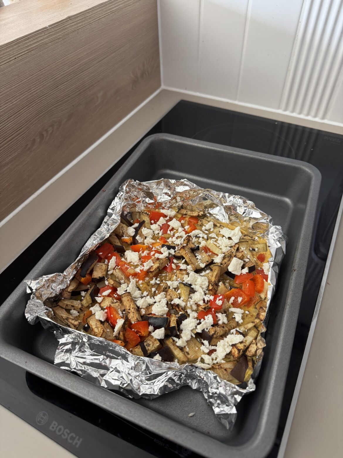 Aubergine and pepper baked eggs (<300 cals)