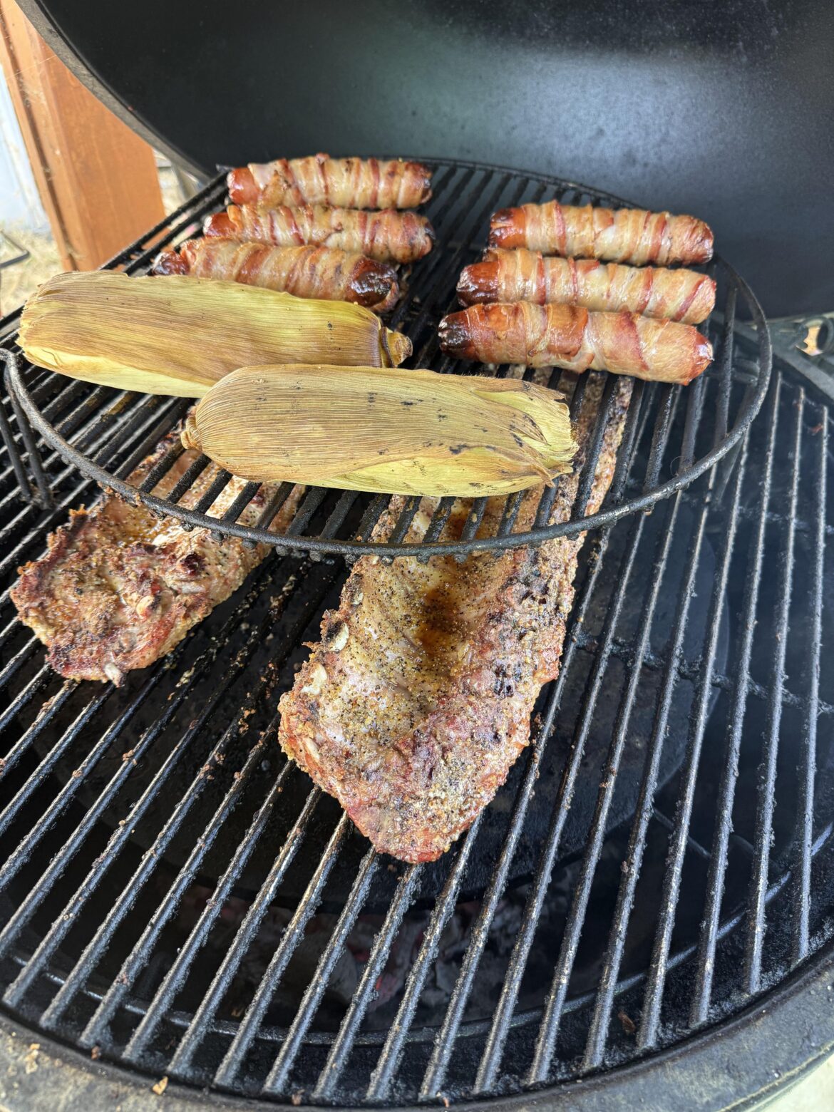 Reason #17 for getting a 2xl: some Kamado Big Joe accessories fit.