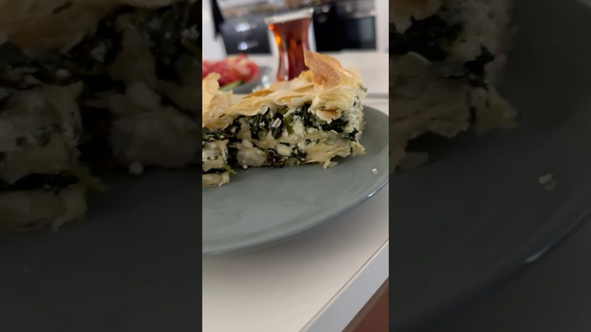 Бёрек со шпинатом и сыром | Турецкий пирог с юфкой// Spinach and Cheese Börek