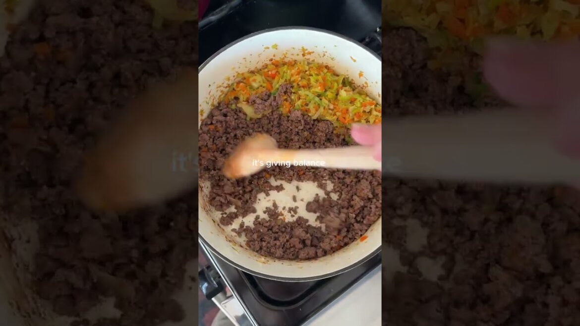 High-Protein Pasta e Fagioli with Garlicky Croutons