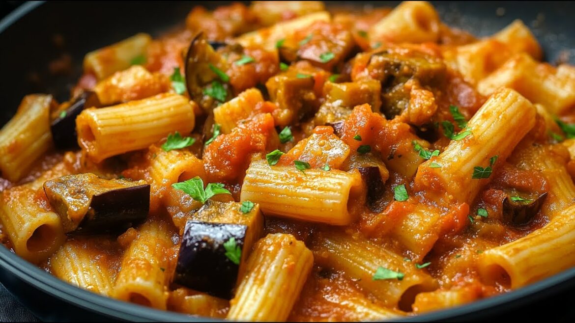Delicious Italian Pasta with Eggplants! You'll Make It at Home Every Day! Easy Recipe