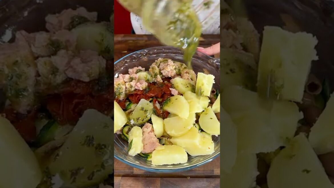 Insalata di patate con zucchine, tonno e pomodori secchi #lericettedigessica Insalata di patate con zucchine, tonno e pomodori secchi #lericettedigessica