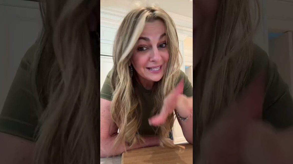 Authentic Greek salad recipe #greeksalad #greekrecipe #greekrecipes #greece #greecetiktok Authentic Greek salad recipe #greeksalad #greekrecipe #greekrecipes #greece #greecetiktok