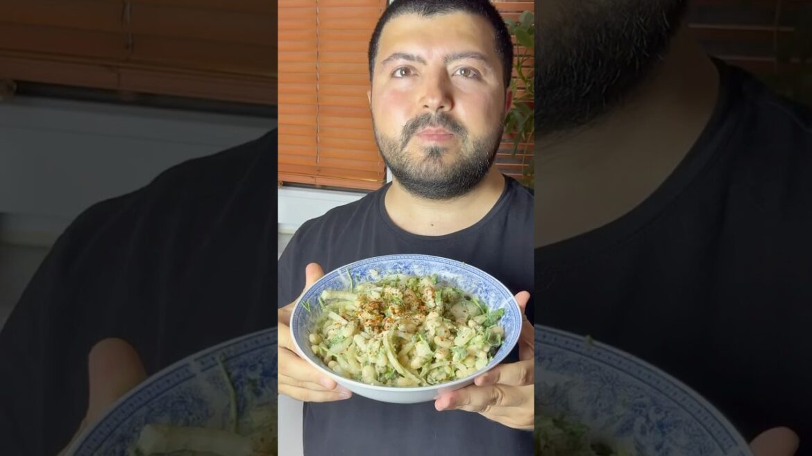 Turkish salad made with boiled beans