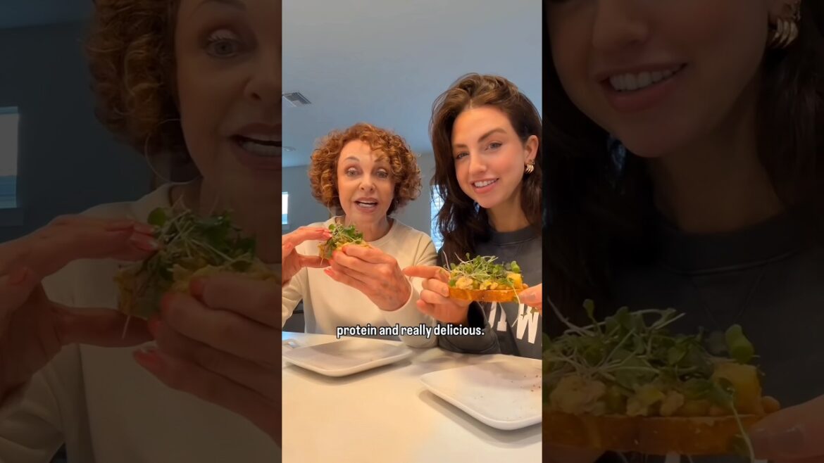 Easy Chickpea Salad for Meal Prep Lovers! #shorts Easy Chickpea Salad for Meal Prep Lovers! #shorts