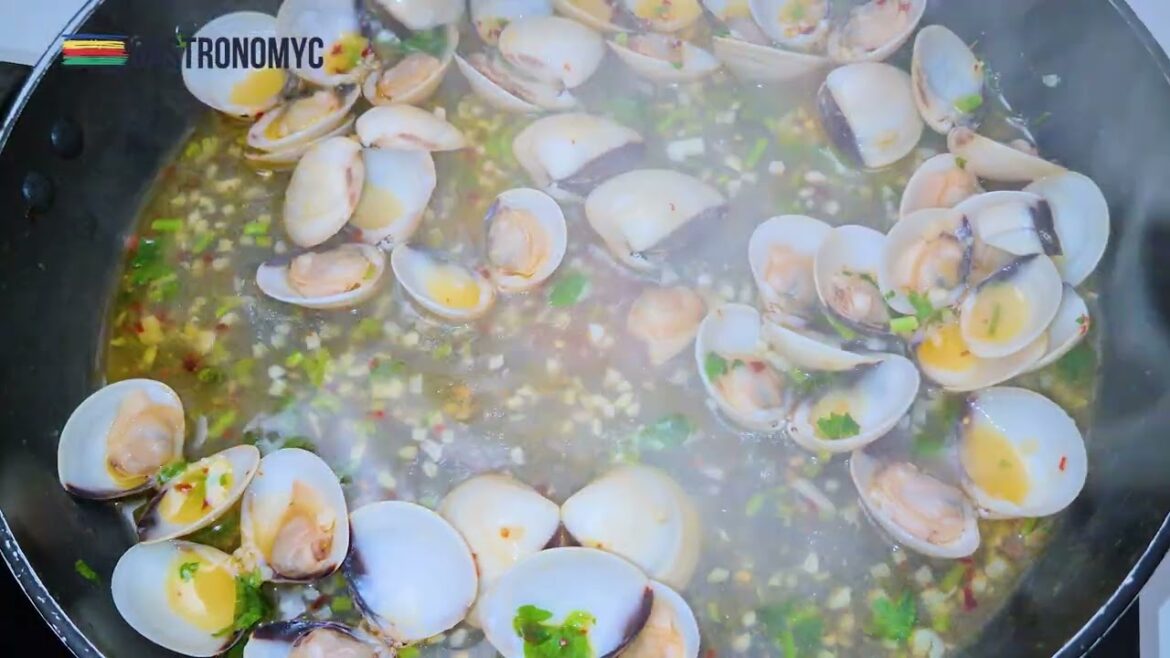 Pasta alle Vongole Recipe | Traditional Italian Clam Pasta That’s Fresh, Simple & Delicious!
