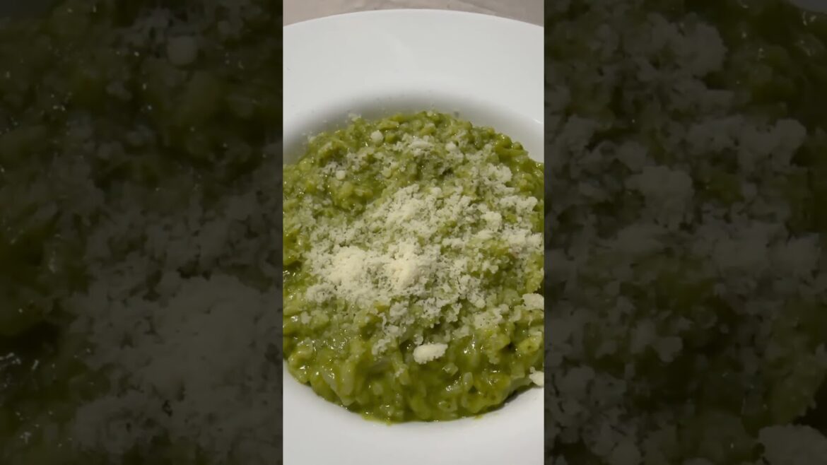 Risotto with spinach #food #cooking #foodie #recipe#rice #ricerecipe #spinach#shortvideoviral#short