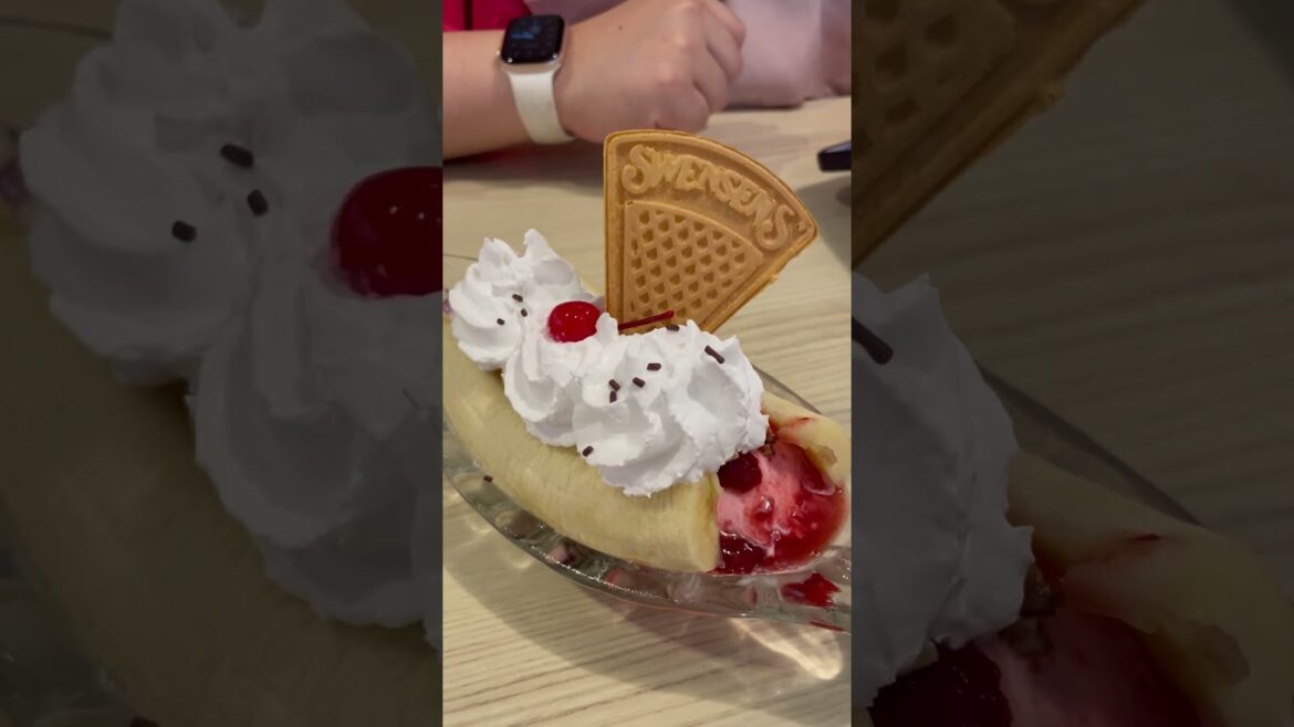 Banana split swensens #foodpost #food #visitkuliner #foodie #bananarecipe #bananaicecream #swensens Banana split swensens #foodpost #food #visitkuliner #foodie #bananarecipe #bananaicecream #swensens