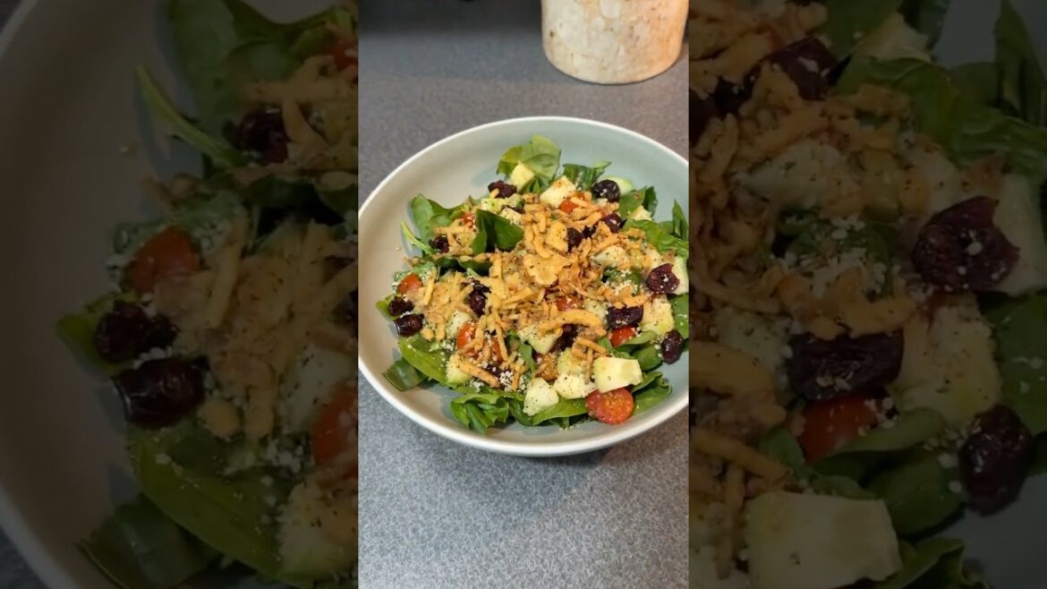 Fresh spinach salad, antioxidants fiber, hydration foods #spinach #saladrecipe #nutritious Fresh spinach salad, antioxidants fiber, hydration foods #spinach #saladrecipe #nutritious