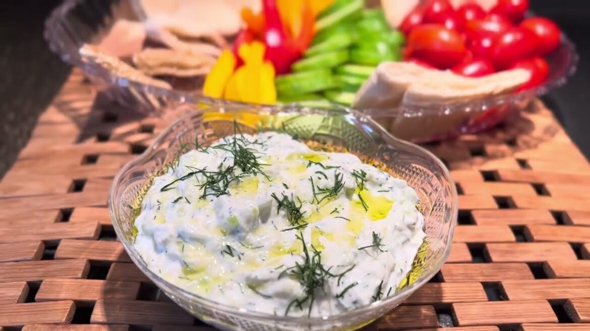 Greek Tzatziki Sauce / Grecki Sos Tzatziki