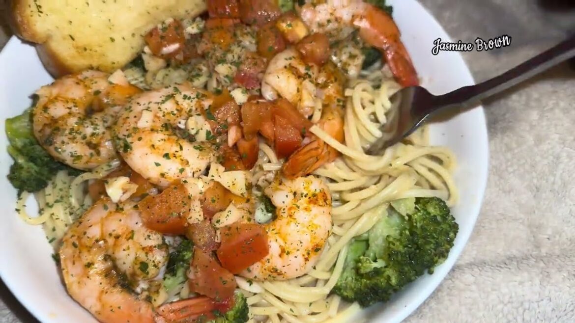 How to Make Shrimp Scampi Pasta (Easy Recipe)