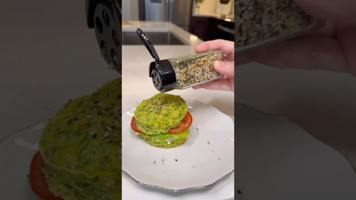 Healthy zucchini fritters ready in just 10 minutes - the perfect clean breakfast! #asmr #recipe