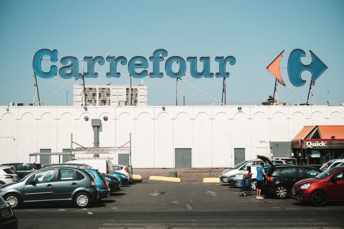 Carrefour to Sell Troubled Italy Unit for Equity Value of €1