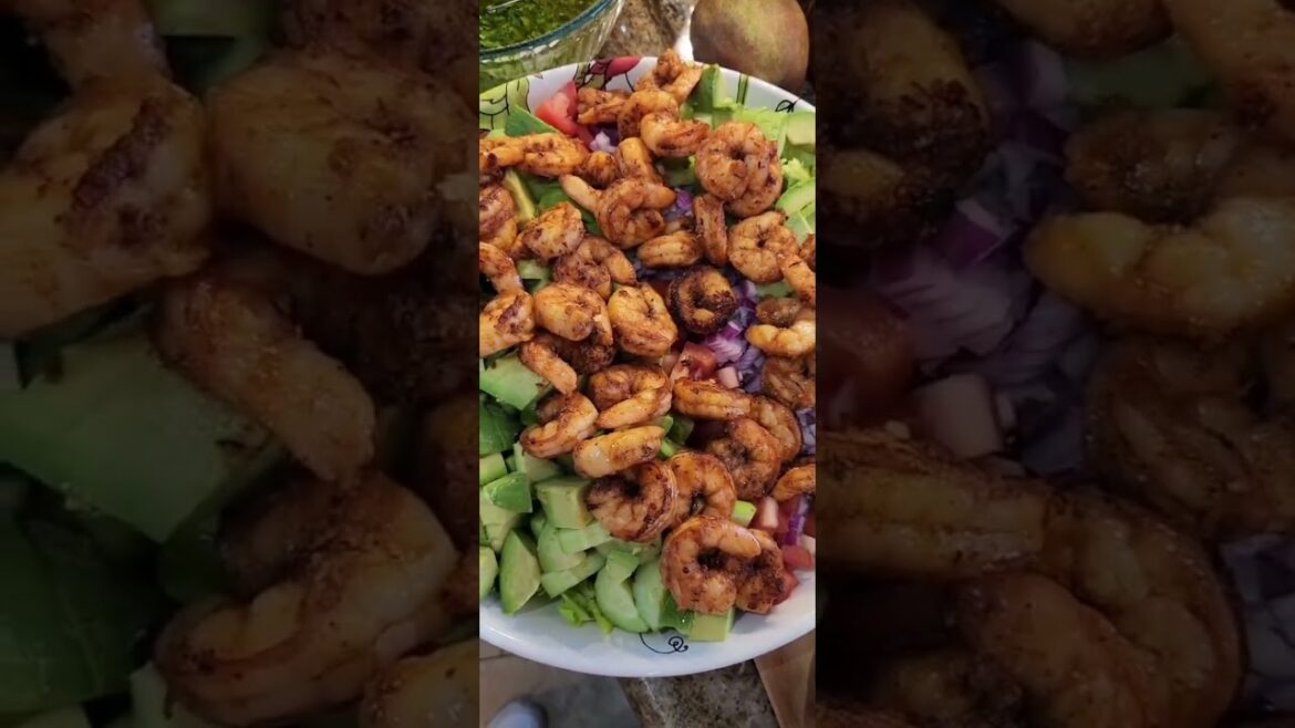 Shrimp with avocado salad #salad