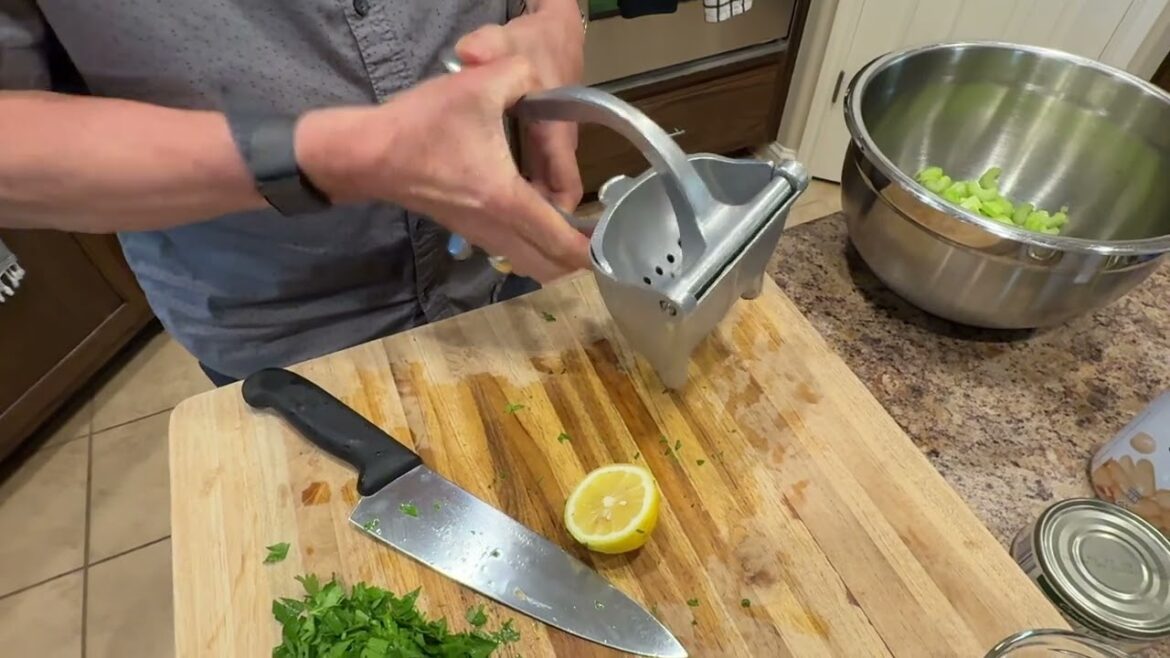 AFN Tuna, Bean & Celery Salad AFN Tuna, Bean & Celery Salad