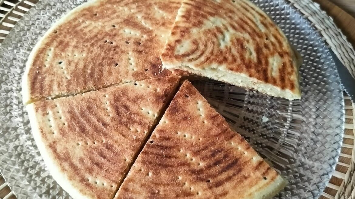 Aghroum en Kabyle, où kesra galette de pain algérien Aghroum en Kabyle, où kesra galette de pain algérien