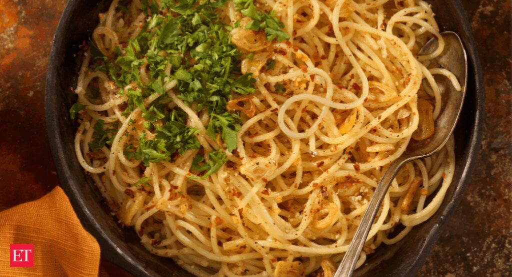 8 classic Italian dishes you can actually make at home – Spaghetti Aglio e Olio 8 classic Italian dishes you can actually make at home - Spaghetti Aglio e Olio