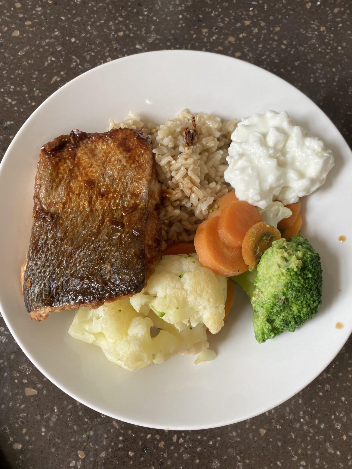 Salmon with sides - 400 kcal