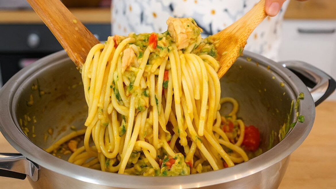 Spaghetti zucchine e tonno: primo estivo in 15 minuti con un ingrediente segreto che svolta tutto!