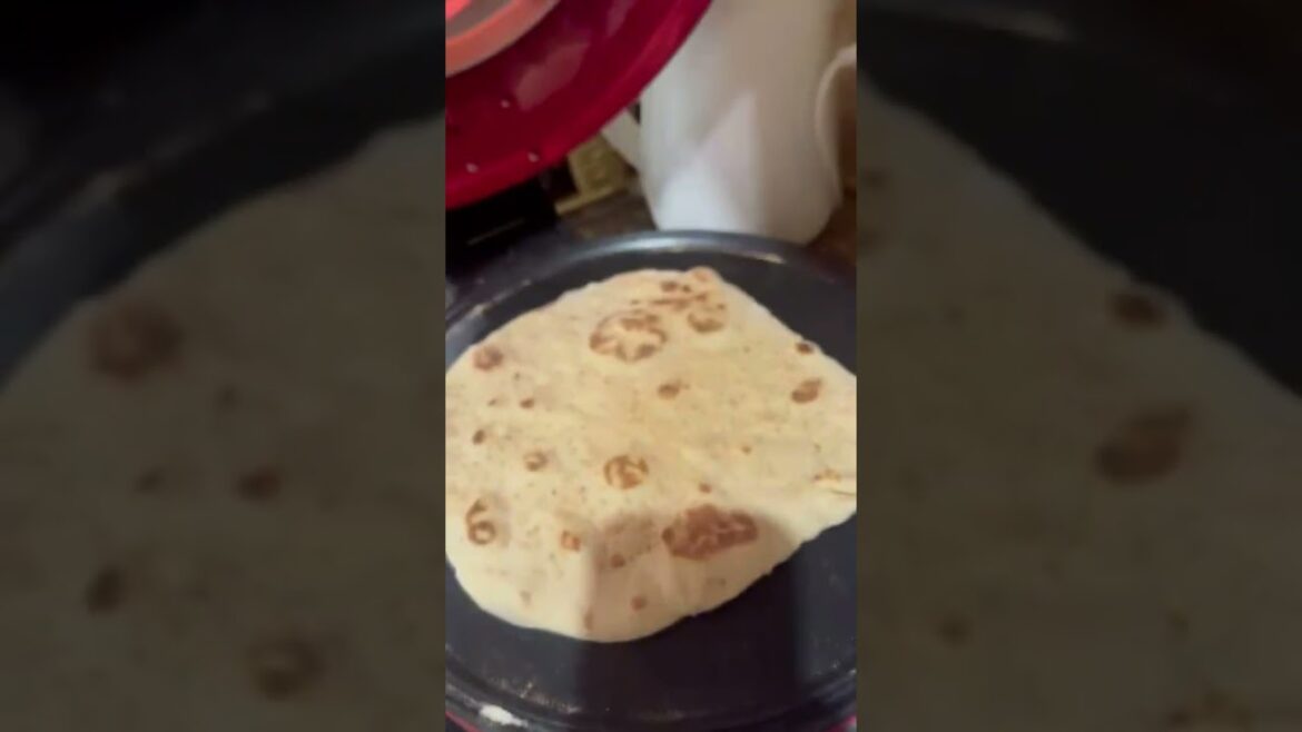 Khubz or Khuboos Soft Thin Flat Bread #traditional #arabic #trending #satisfying #bread #khushboo Yt