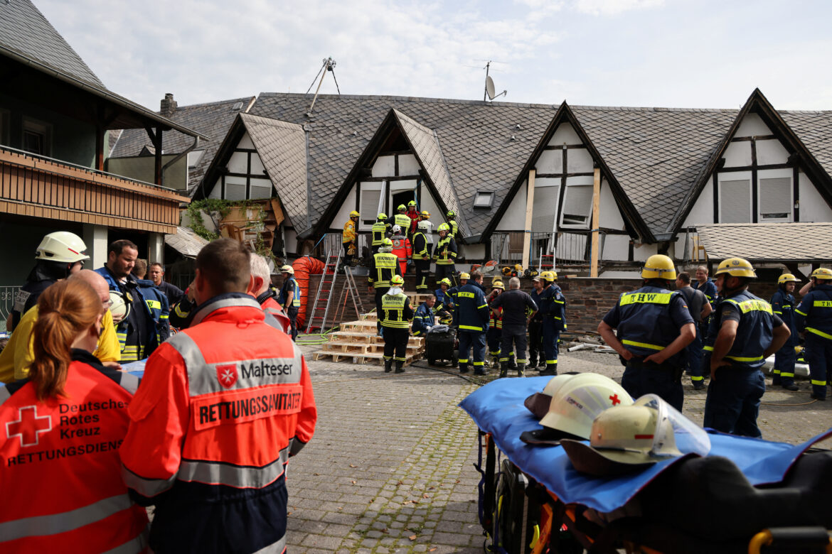 cover German hotel collapse in Moselle wine valley kills two, traps others