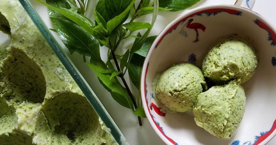 Basil, lemon curd, and gin Basil, lemon curd, and gin