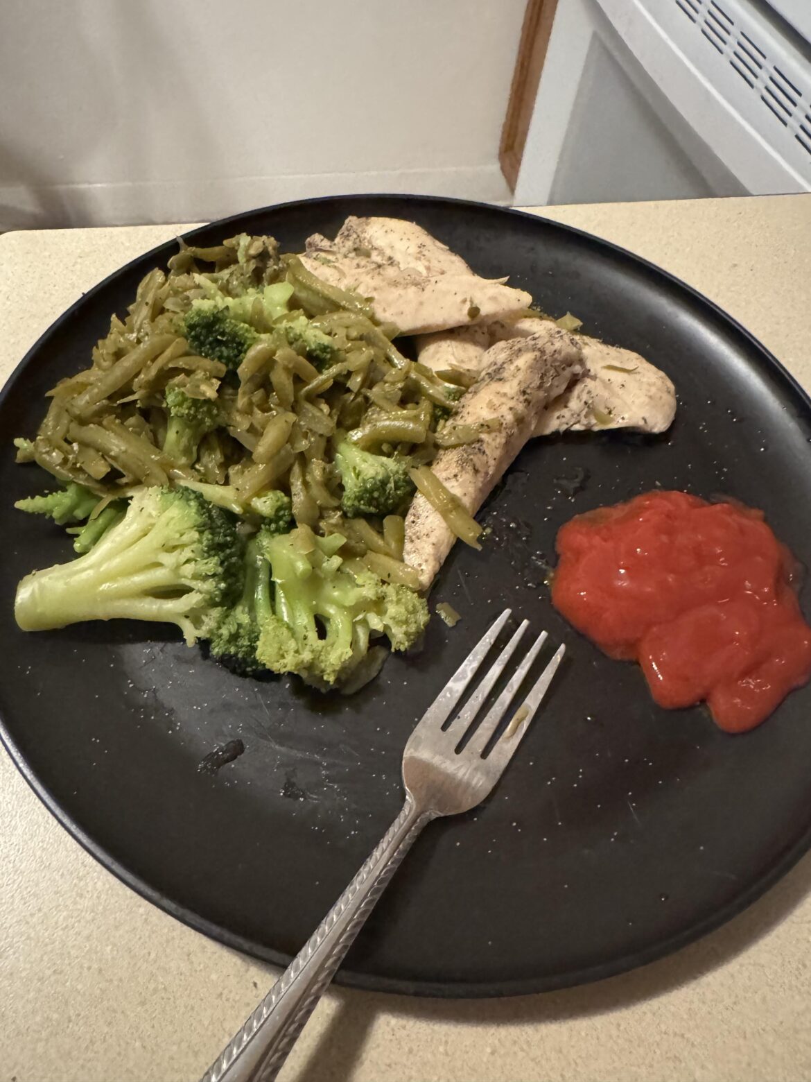 I’m very slowly recovering from anorexia/binge eating disorder and this sub has lowkey been a lifesaver. My plate doesn’t look like a lot, but this is a massive step for me.