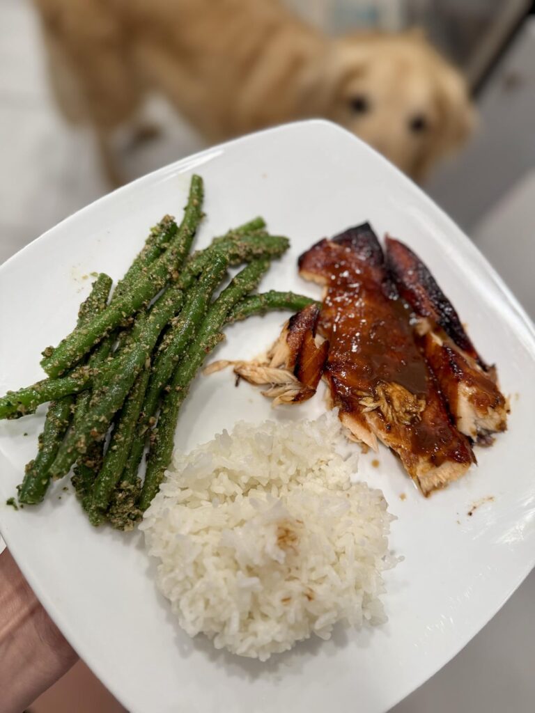 About once a month my boyfriend gets some high quality salmon belly leftover from when they make filets at his work. I'm not a huge salmon person but I've been trying!