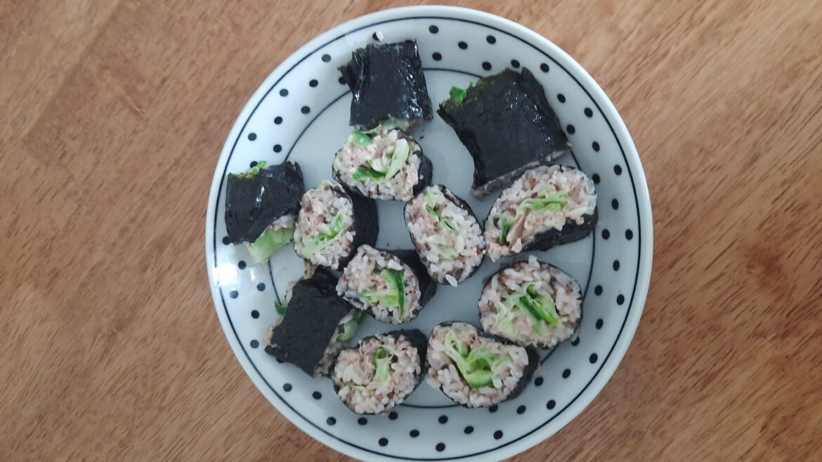 Delicious tunamayo cucumber gimbap made by my girlfriend.