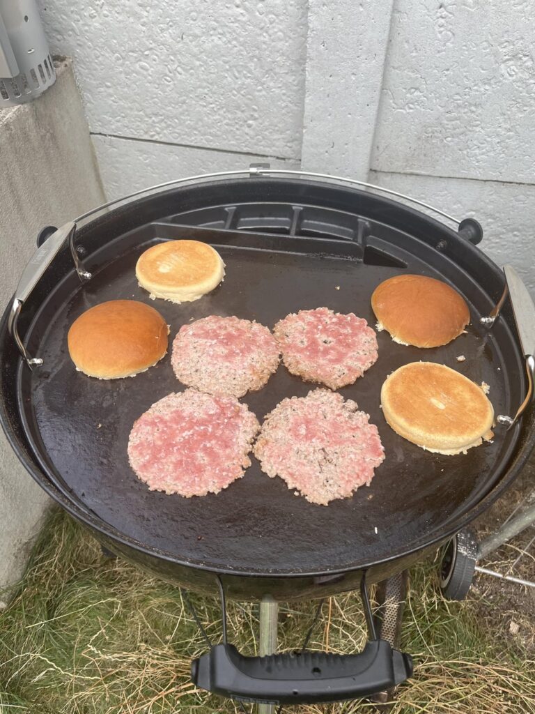 Made some smashburgers on my new kettle griddle insert