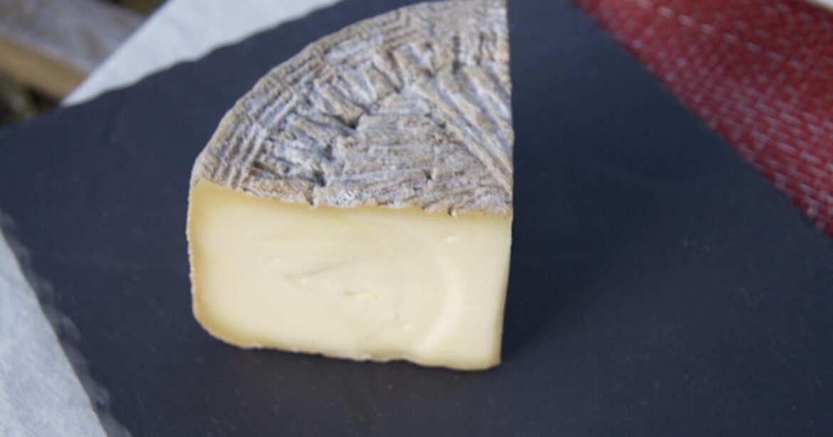 I Tried Parenting Like The French, Because Taking My Kids To A Restaurant Is A Total Nightmare, & This Is What Happened