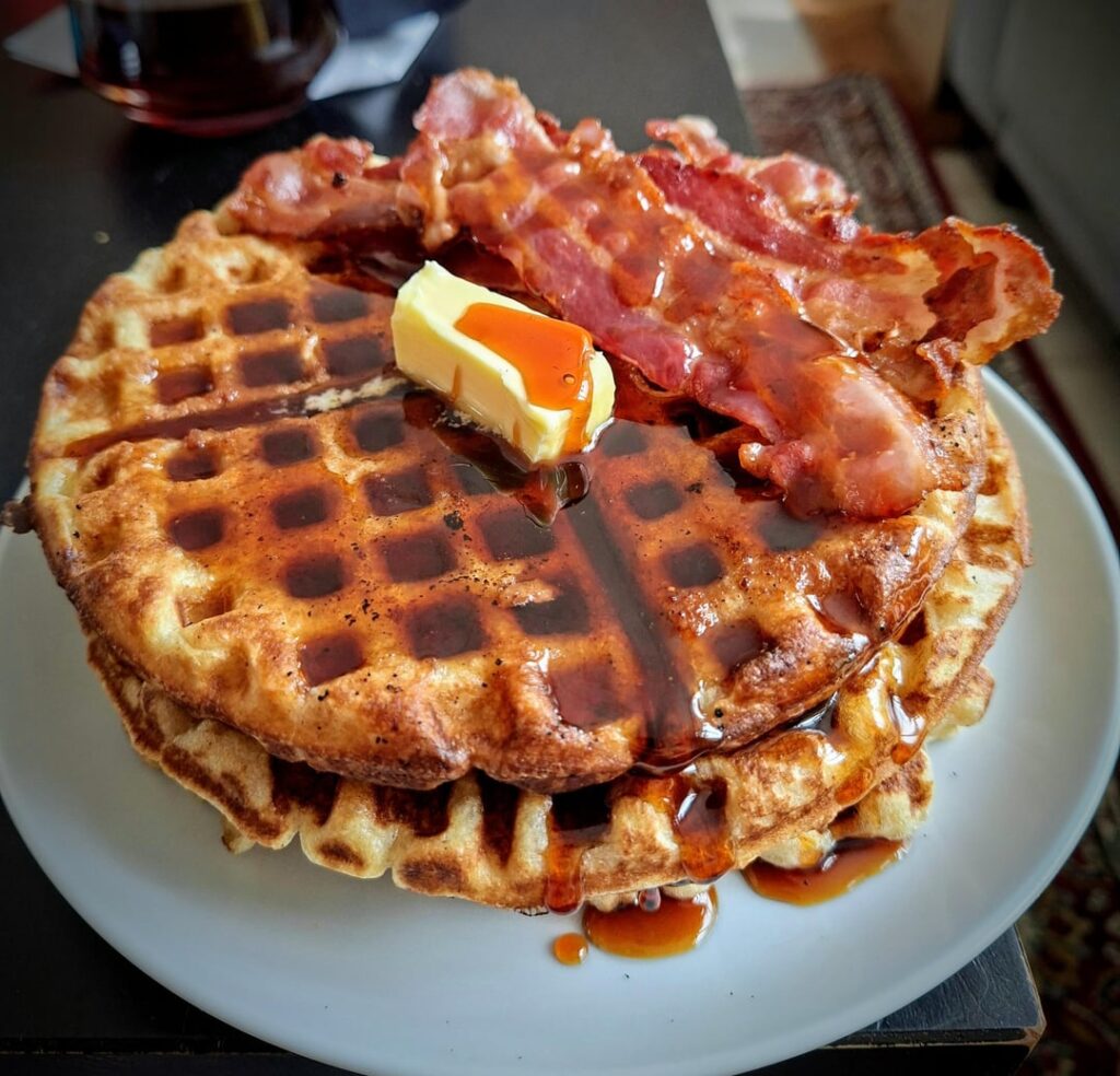 [Homemade] - Crispy fluffy yeasted waffles made in cast iron