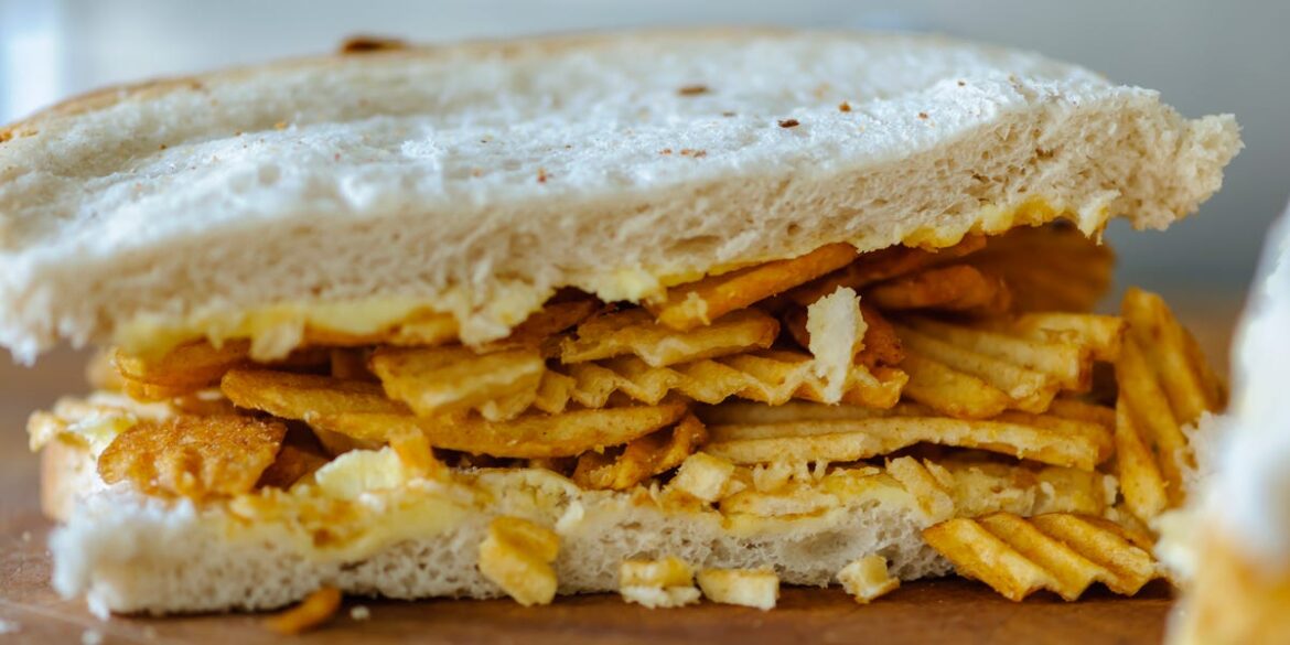 A Teenager Went Blind From a Diet of White Bread, Chips, and Sausage A Teenager Went Blind From a Diet of White Bread, Chips, and Sausage