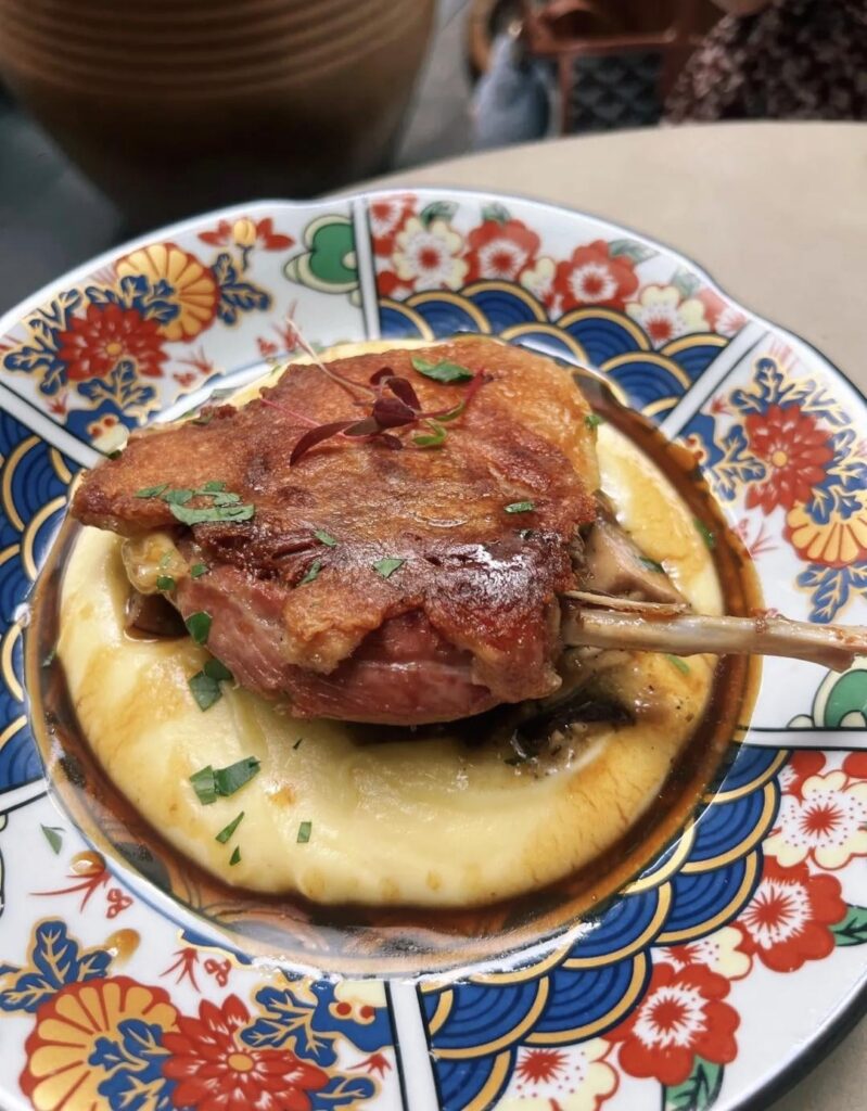 Greased Duck Legs with Mashed Potatoes.