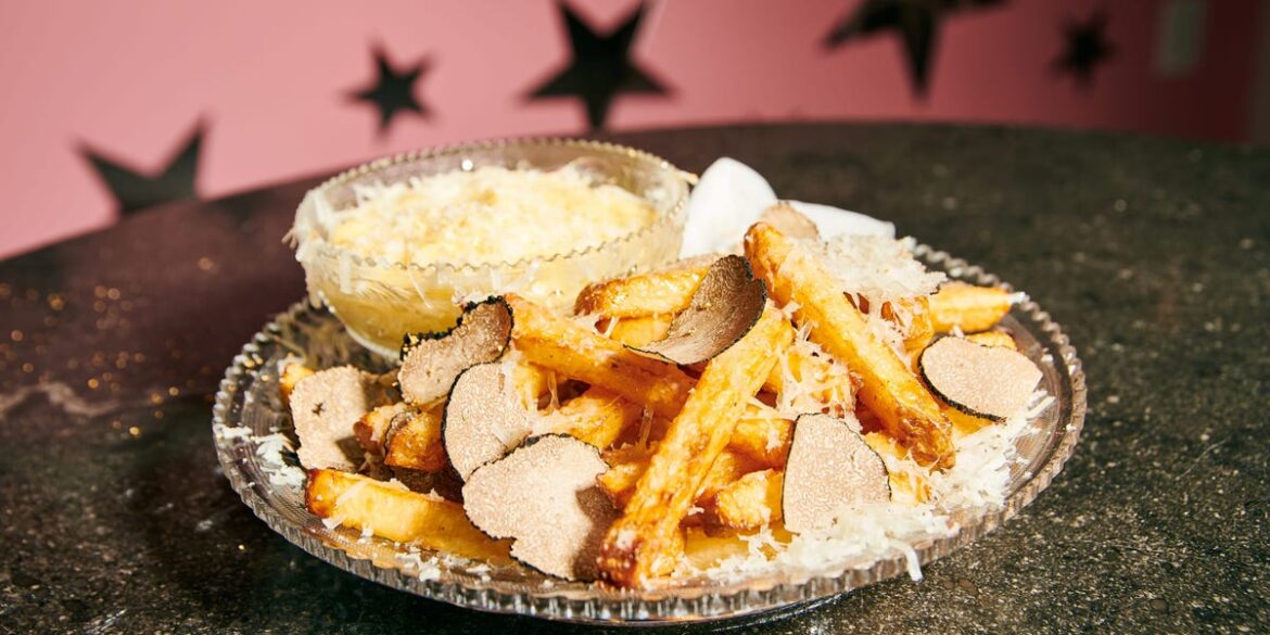 $200 French Fries Blanched in Champagne, Sprinkled With Gold Dust $200 French Fries Blanched in Champagne, Sprinkled With Gold Dust