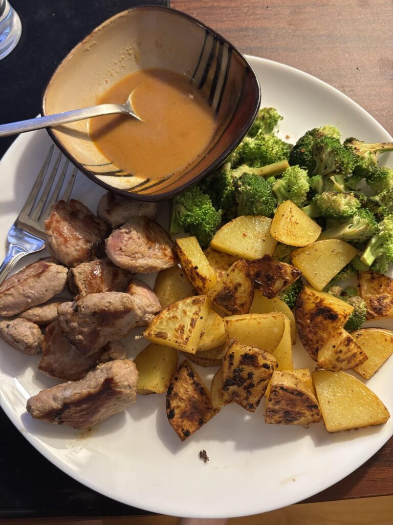 One-pan pork tenderloin (450 cal, 44g protein)