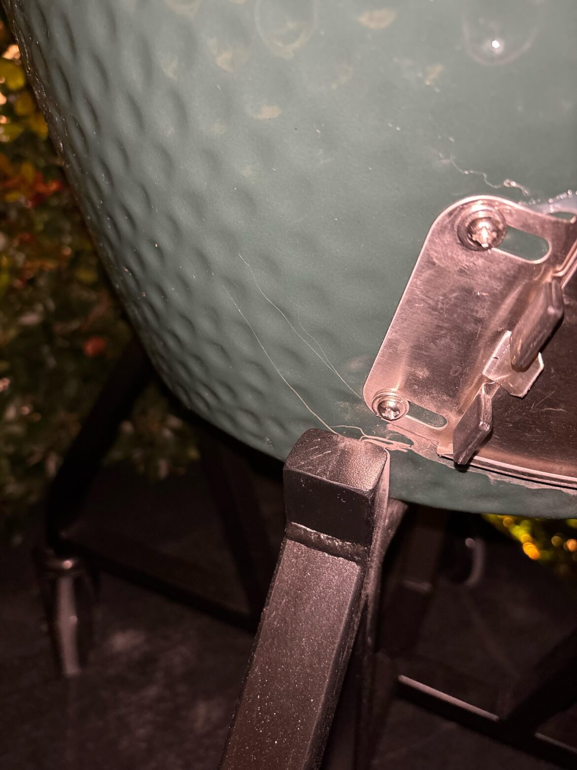 Hairline crack on the base. Can I still use it??