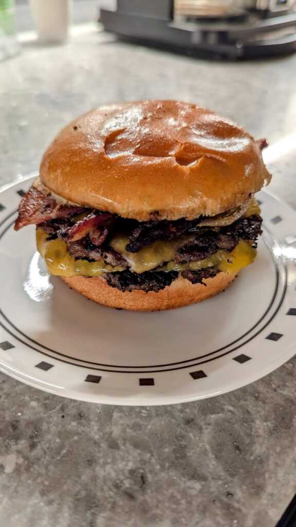 [Homemade] Smash burger with peppered bacon